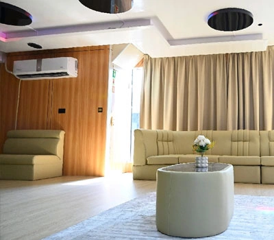 inside-view-of-creek-elite-yacht