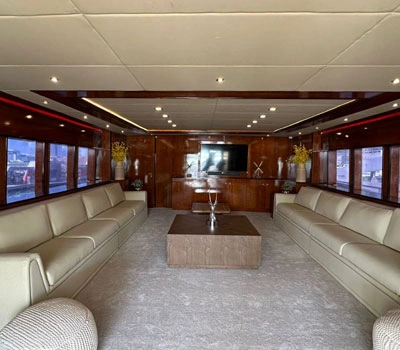 share-yacht-hall