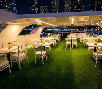 upper-deck-of-creek-elite-yacht
