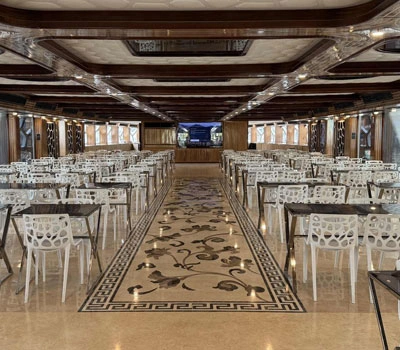 royal-cruising-lower-deck