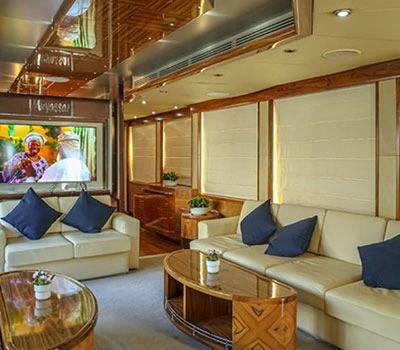 main-deck-salon