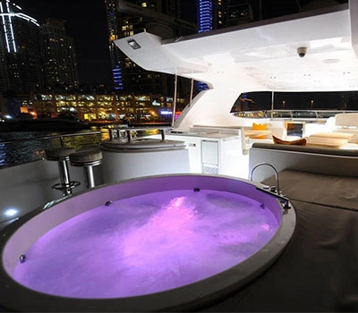new-year-shared-yacht-tour